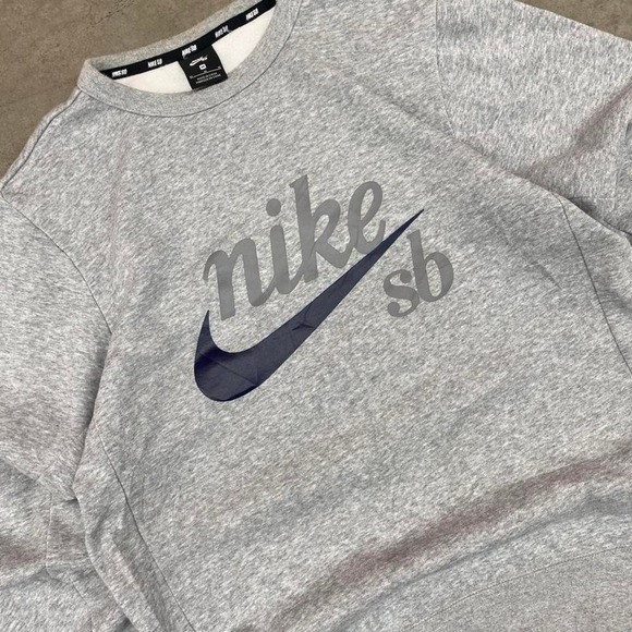 Grey Nike SB crewneck sweatshirt Y2K size M - Picture 2 of 7